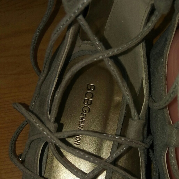 BCBG ANKLE WRAP FLATS😁 - Picture 3 of 7